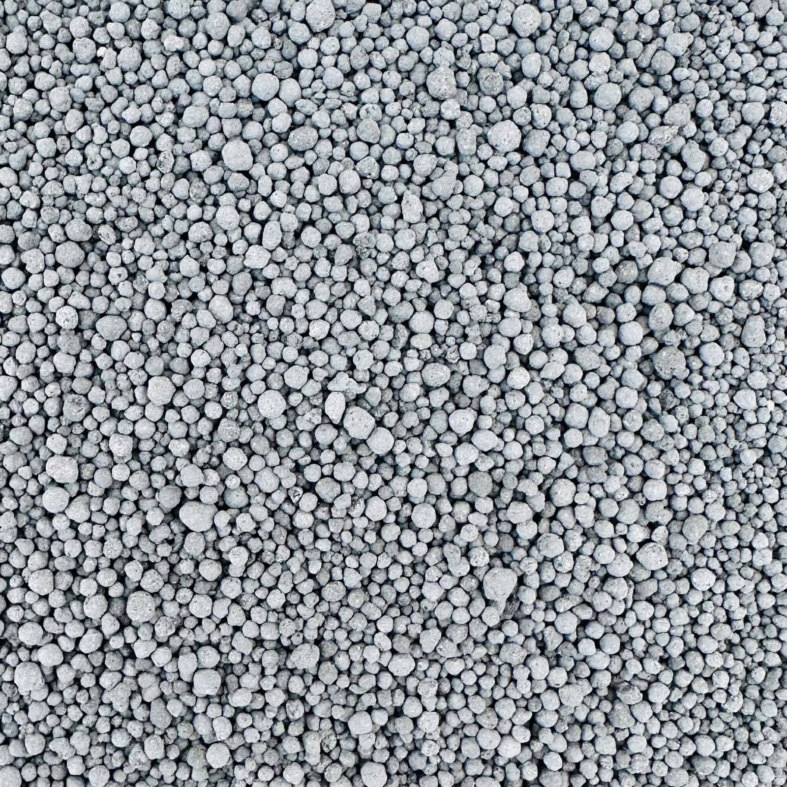 Bentonite cat litter na may activated carbon para sa amoy