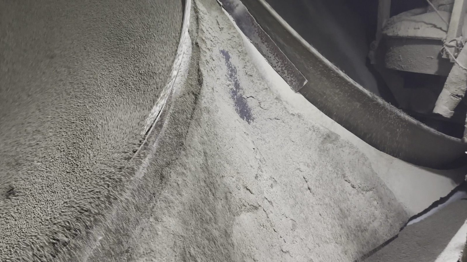 Disc granulation process at LINGSHUAI bentonite cat litter factory