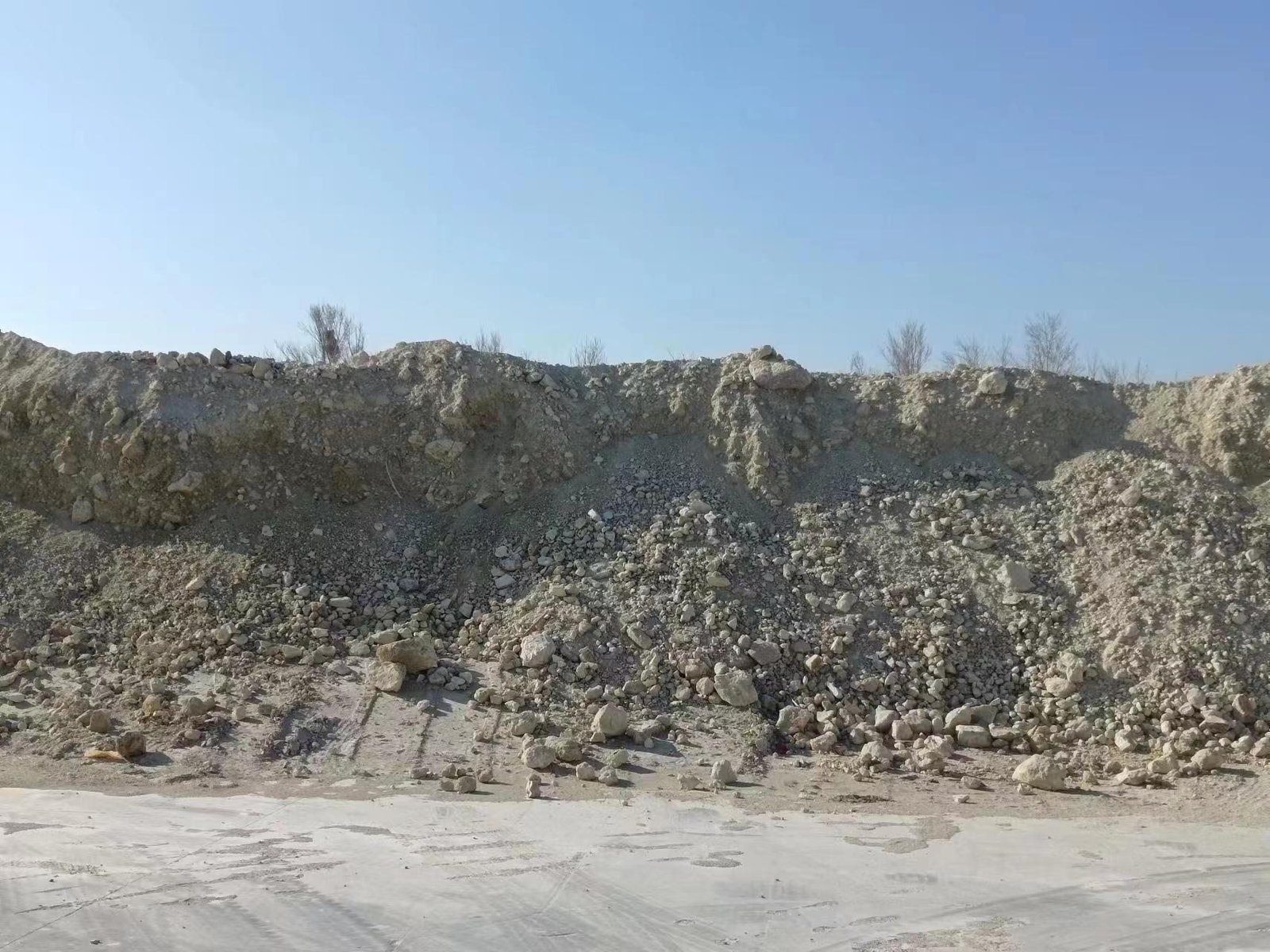 Sodium bentonite cat litter mineral processing at LINGSHUAI factory