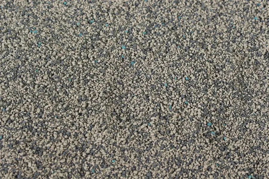 Cat Zhengzheng odor-control bentonite formula with mixed minerals